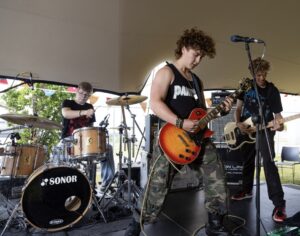 Fear Gorta at Garageland Galaxyz at Cruinniu na nog 2025 Dunlaoire Rathdown Coco